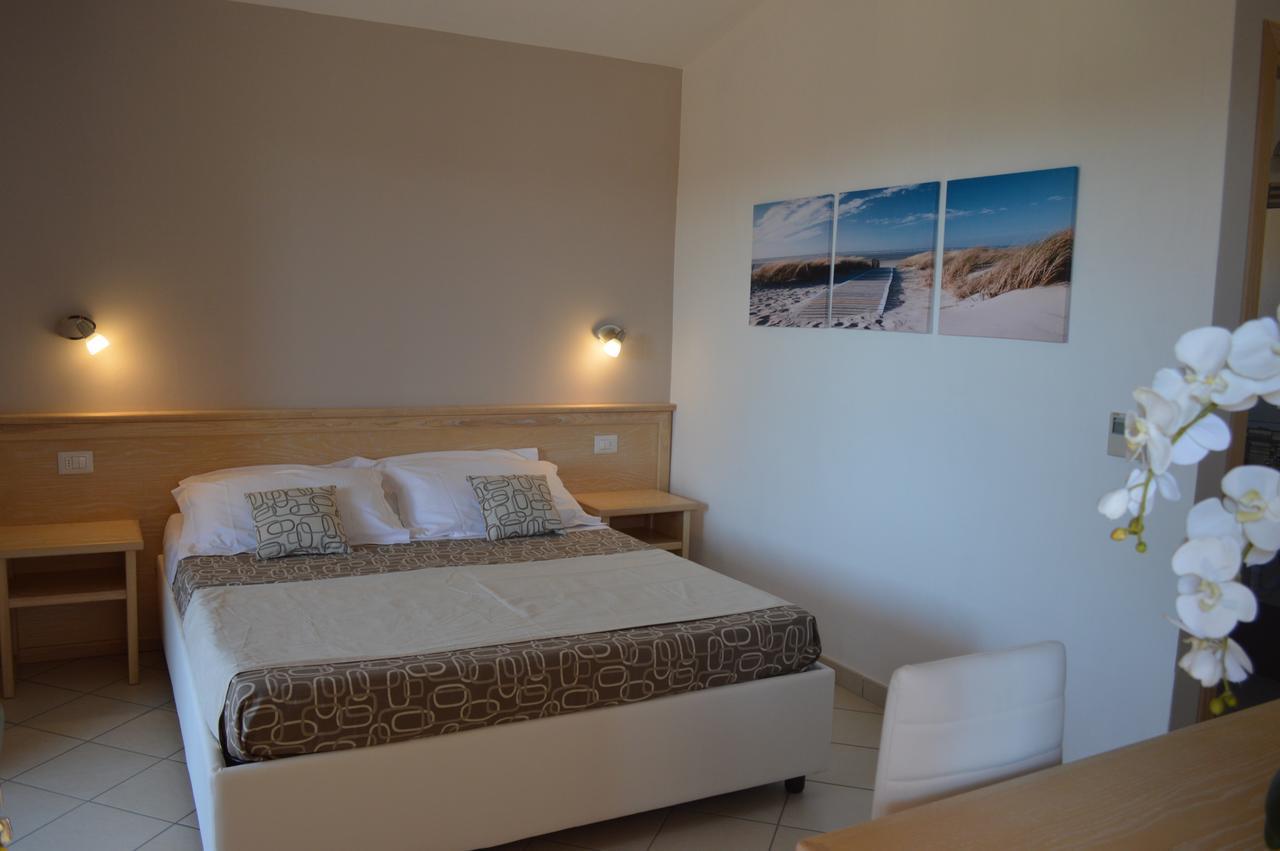 Guest Rooms Affittacamere San Teodoro  Exterior photo