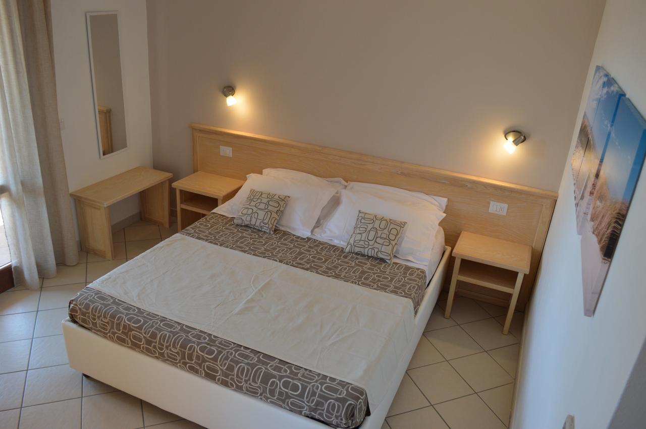 Guest Rooms Affittacamere San Teodoro  Exterior photo